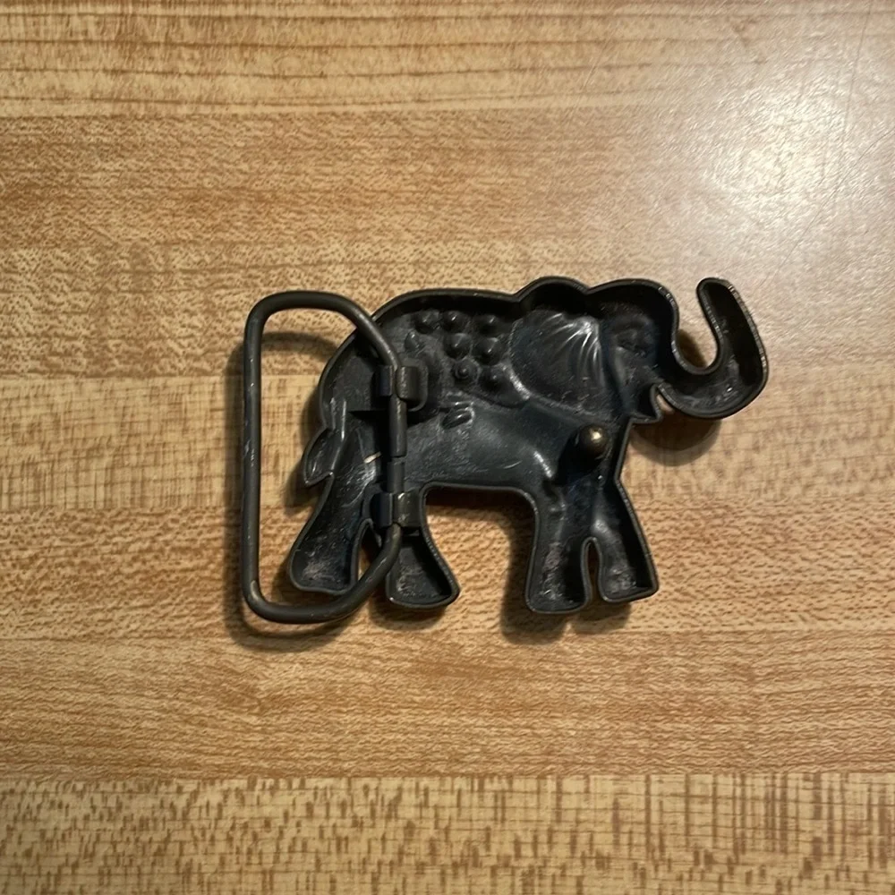 Vintage 1980s Vintage Elephant belt buckle